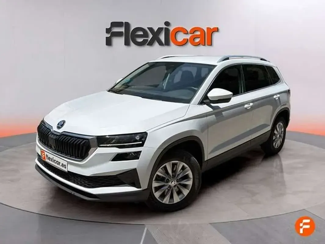 Usado Skoda Karoq Ambition 150 CV (110 kW) 2022 Blanco SUV