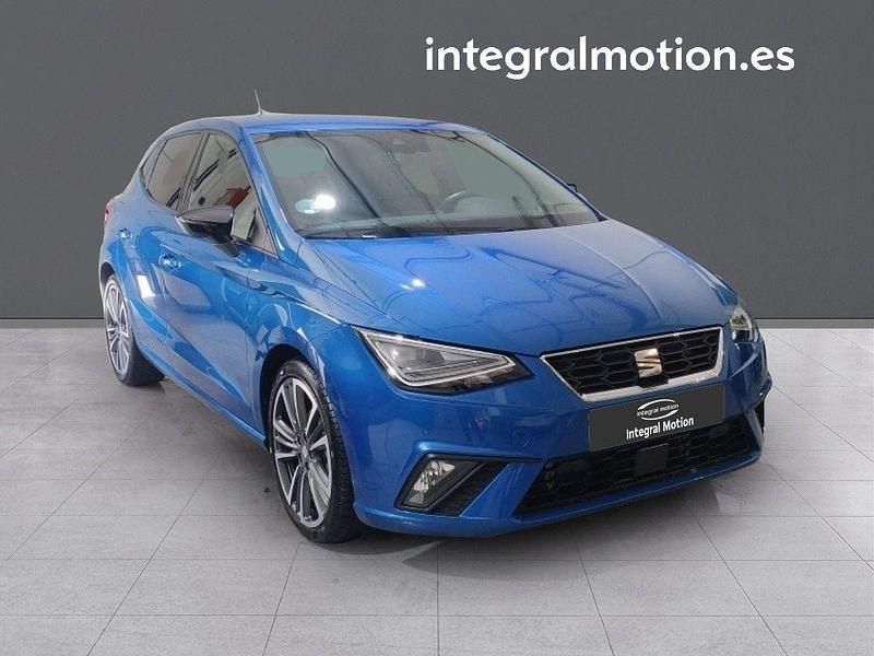 Usado Seat Ibiza FR 149 CV (109 kW) 2024 Azul Utilitario