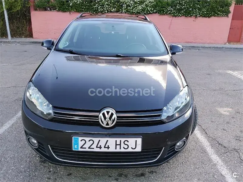 Usado VW Golf VII Advance 105 CV (77 kW) 2013 Negro Familiar