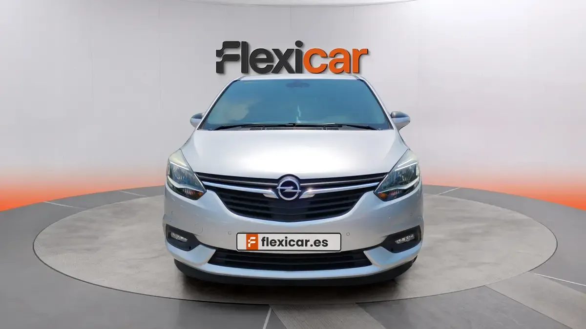 Usado Opel Zafira Tourer Excellence 134 CV (98 kW) 2018 Gris Monovolumen