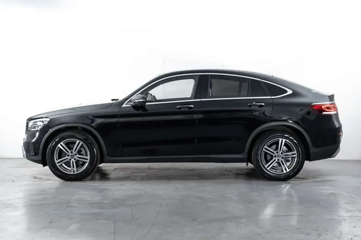 Usado Mercedes GLC220 170 CV (125 kW) 2023 Blanco SUV