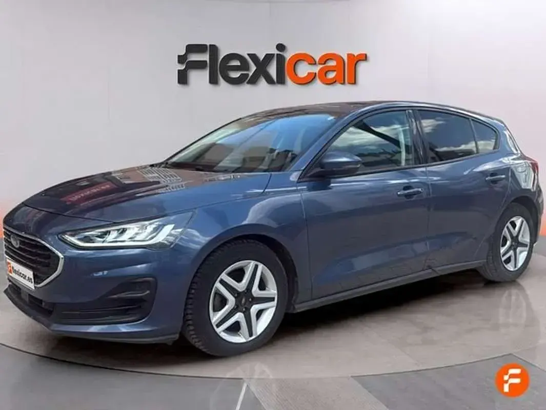 Usado Ford Focus Trend+ 120 CV (88 kW) 2022 Azul Utilitario