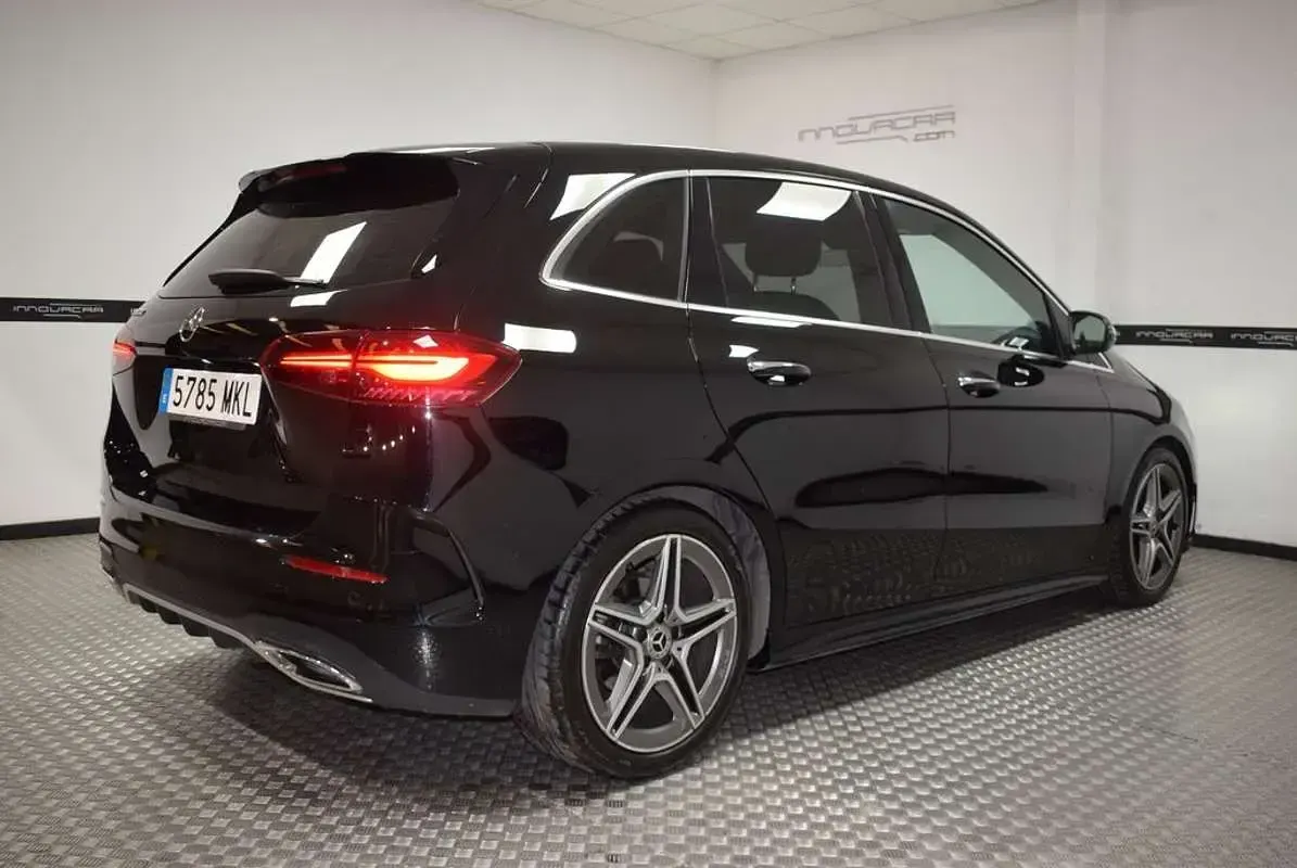 Usado Mercedes B200 150 CV (110 kW) 2023 Negro Monovolumen