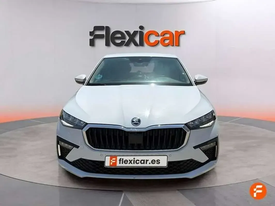 Usado Skoda Scala Selection 116 CV (85 kW) 2024 Blanco Utilitario