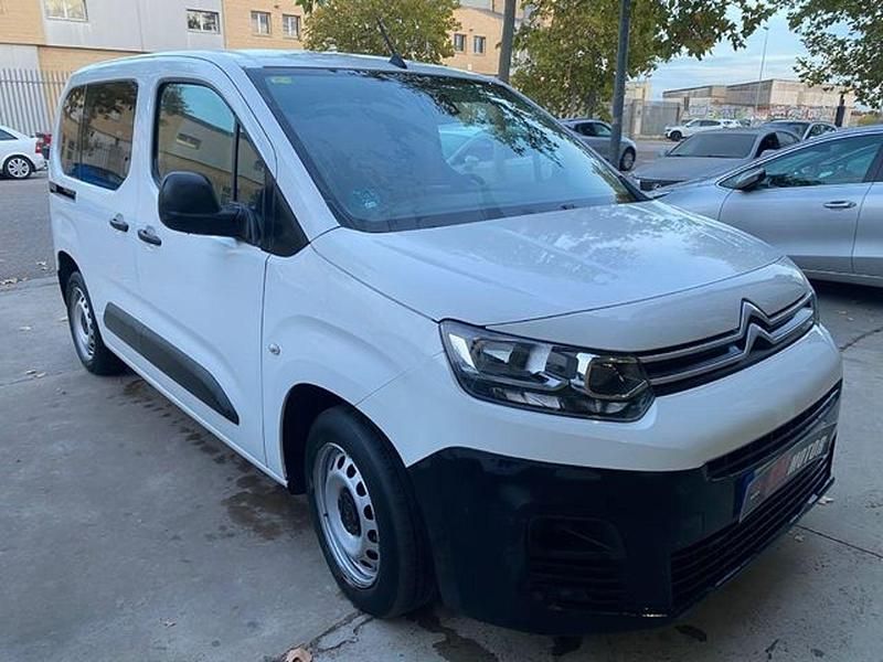Usado Citroën Berlingo Live 102 CV (75 kW) 2020 Blanco Monovolumen