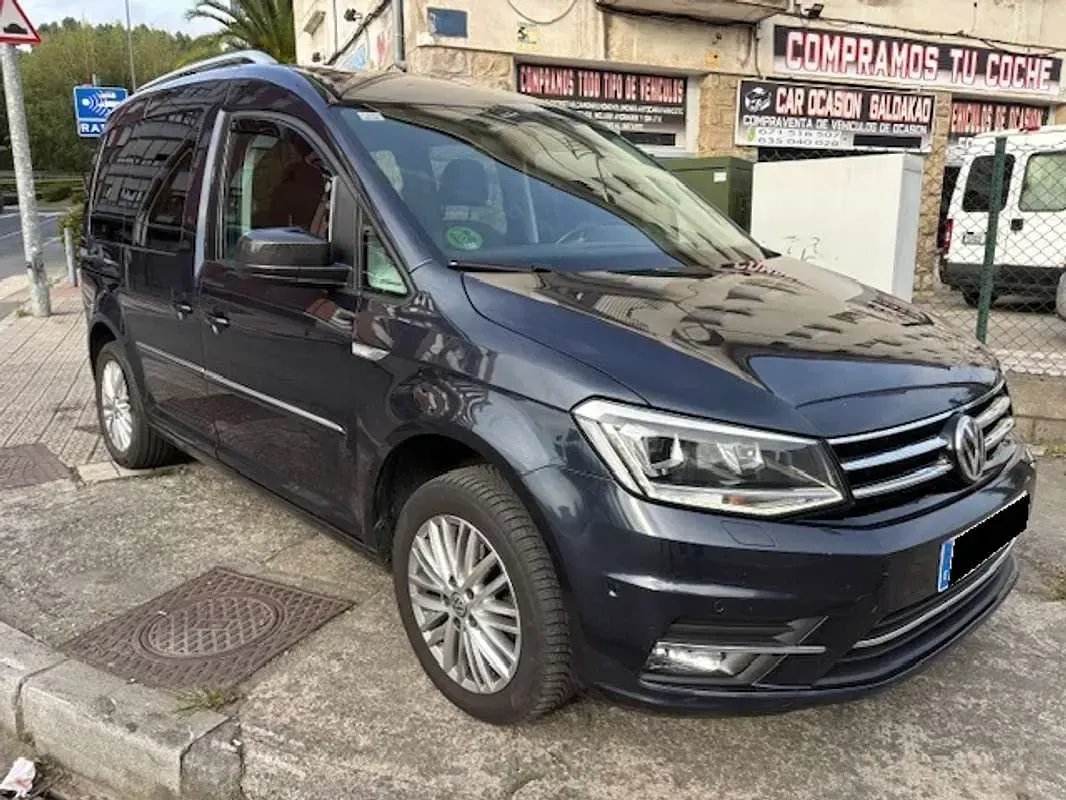 Usado VW Caddy Trendline 150 CV (110 kW) 2017 Gris Monovolumen