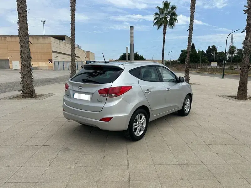 Usado Hyundai ix35 115 CV (84 kW) 2013 Gris / plata SUV
