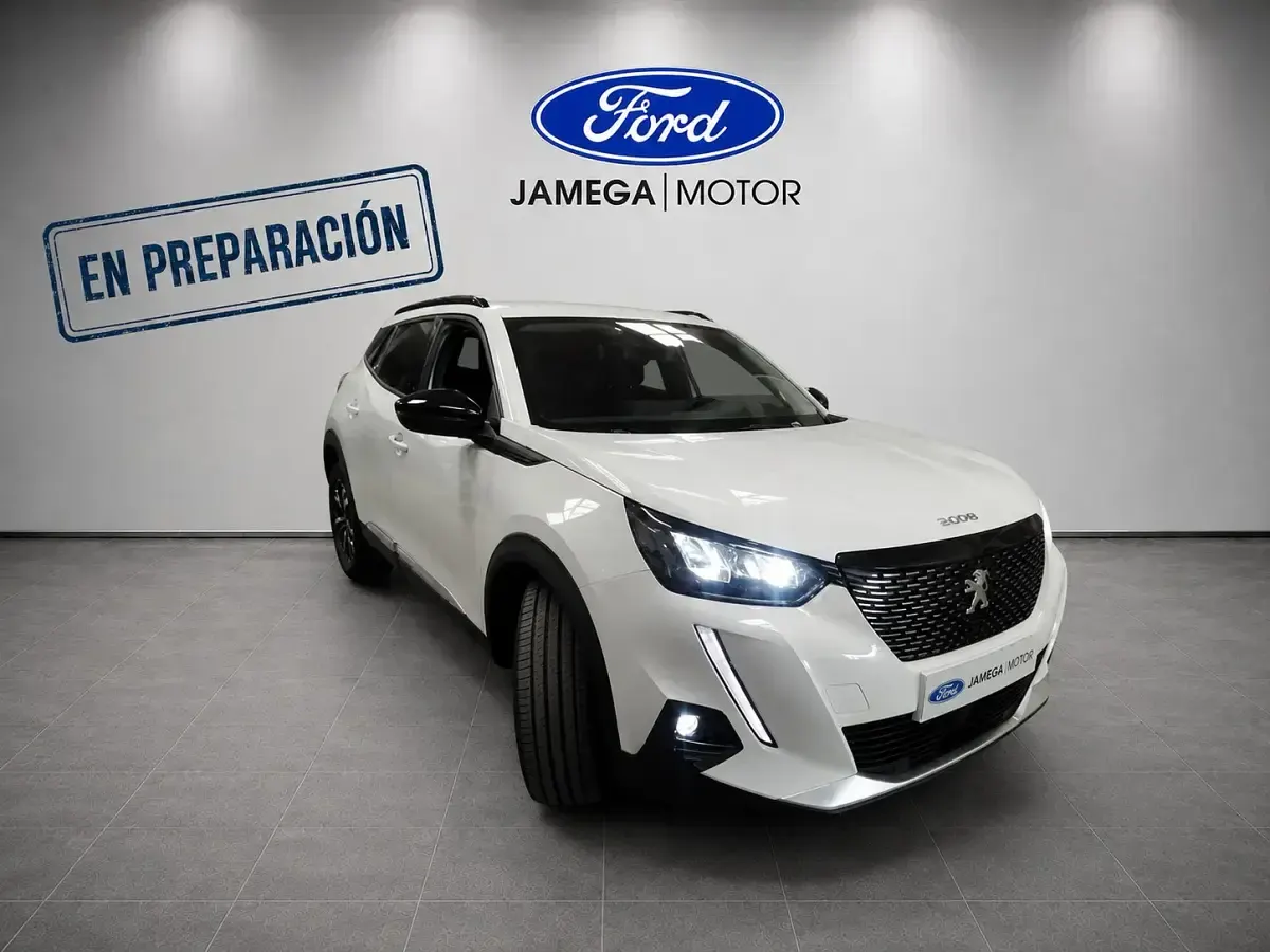 Usado Peugeot 2008 Allure 110 CV (80 kW) 2022 Blanco SUV