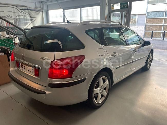 Usado Peugeot 407 160 CV (117 kW) 2005 Gris / plata Familiar