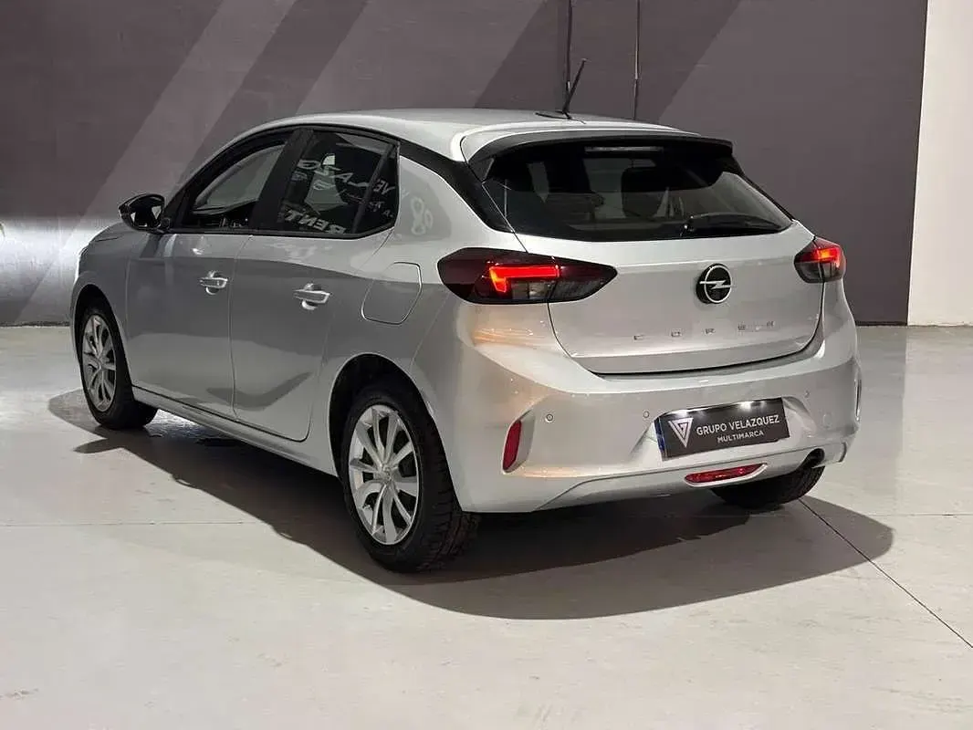 Usado Opel Corsa Edition 75 CV (55 kW) 2024 Plateado Utilitario