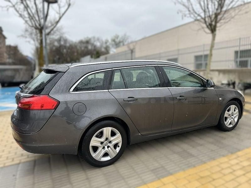 Usado Opel Insignia Sport 130 CV (95 kW) 2010 Gris / plata Familiar
