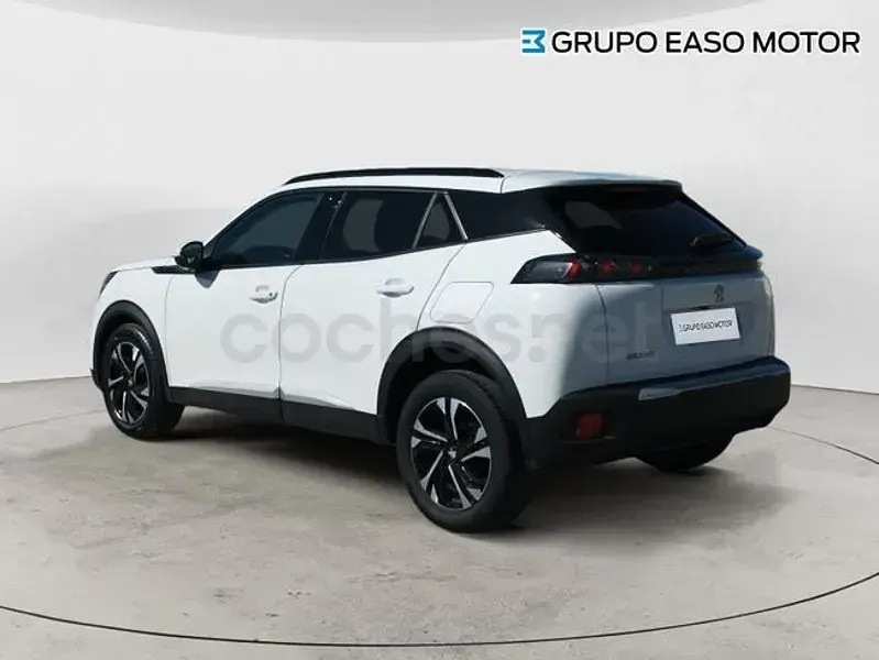 Usado Peugeot 2008 Allure Turbo 100 CV (73 kW) 2020 Blanco SUV