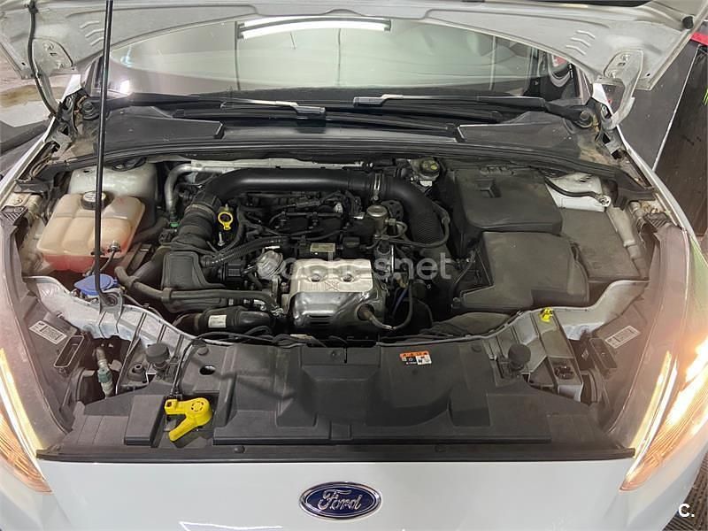 Usado Ford Focus ST-Line 125 CV (91 kW) 2017 Blanco Berlina