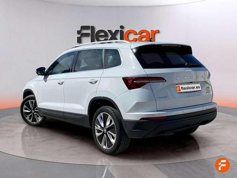 Usado Skoda Karoq SportLine 150 CV (110 kW) 2023 Blanco SUV