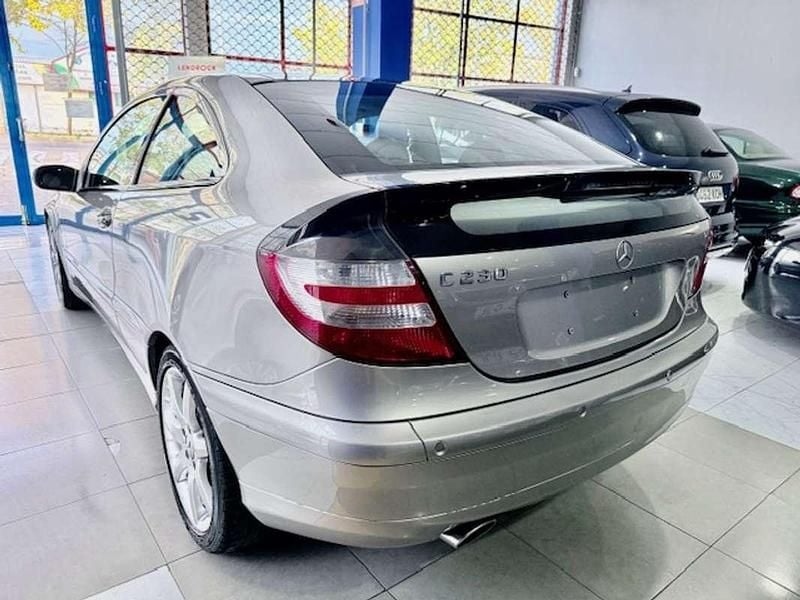 Usado Mercedes C230 Classic 204 CV (150 kW) 2005 Beige Coupe
