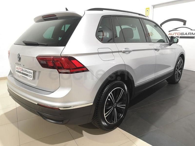 Usado VW Tiguan Life 150 CV (110 kW) 2021 Gris / plata SUV
