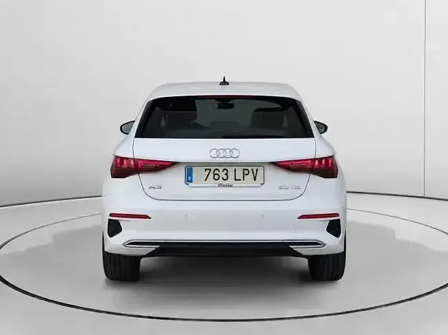 Usado Audi A3 Advanced Plus 116 CV (85 kW) 2021 Blanco Berlina