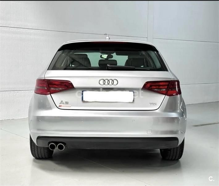 Usado Audi A3 Ambition 150 CV (110 kW) 2013 Gris / plata Berlina