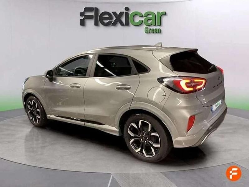 Usado Ford Puma Titanium 125 CV (91 kW) 2022 Gris SUV