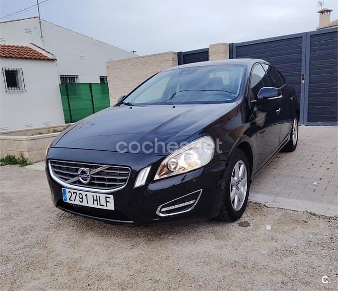 Usado Volvo S60 Summum 115 CV (84 kW) 2012 Negro Berlina