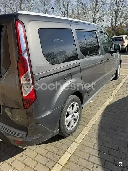 Usado Ford Tourneo Connect Titanium 120 CV (88 kW) 2016 Gris / plata Monovolumen