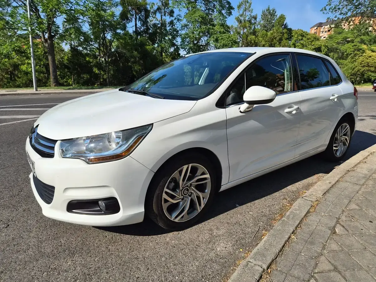 Usado Citroën C4 Seduction 120 CV (88 kW) 2012 Blanco Utilitario