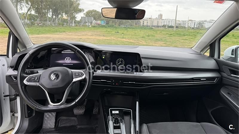 Usado VW Golf VIII 115 CV (84 kW) 2022 Blanco Familiar