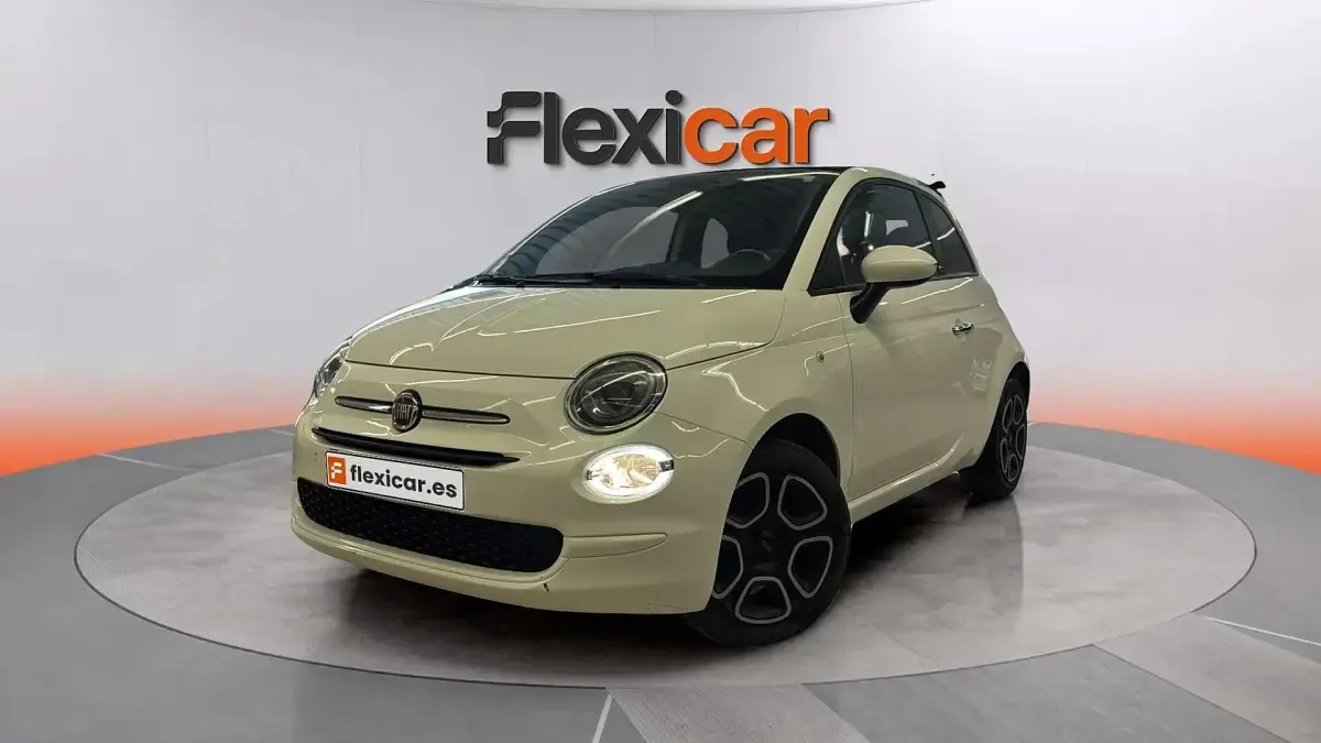 Usado Fiat 500 Club 71 CV (52 kW) 2023 Blanco Descapotable