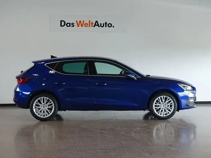 Begagnad Seat Leon XCELLENCE 150 HK (110 kW) 2020 Blå Halvkombi