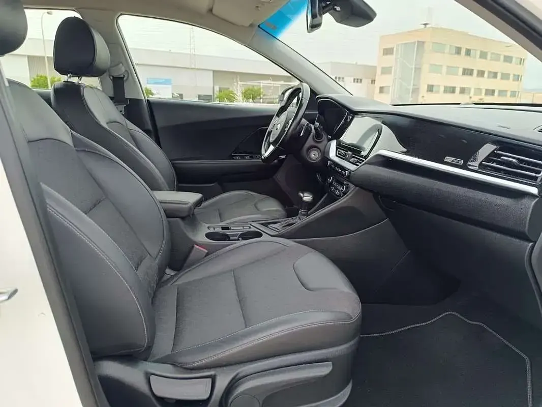 Usado Kia Niro 141 CV (103 kW) 2020 Blanco SUV
