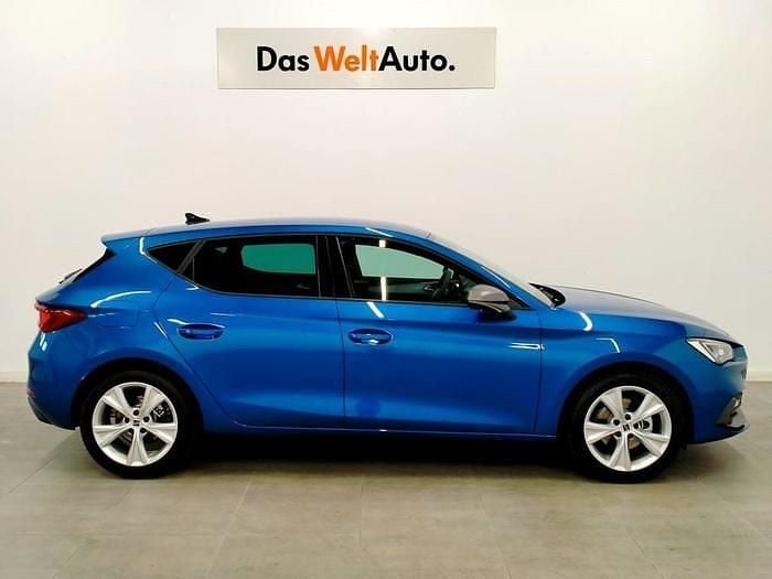 Usado Seat Leon FR 204 CV (150 kW) 2025 Azul Berlina