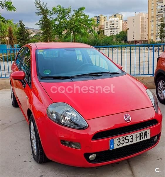 Rojo Usado 2013 Fiat Punto Lounge Utilitario | 5700 € (Precio justo) - Imagen 1/4