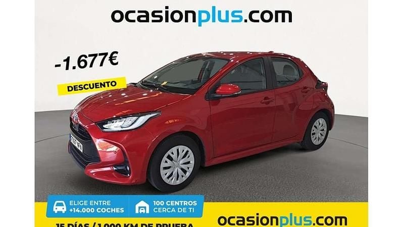 Rojo Usado 2023 Toyota Yaris Hybrid Style Utilitario | 16.773 € (Super precio) - Imagen 1/4