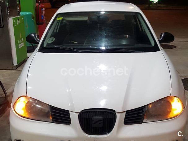 Usado Seat Ibiza Stella 64 CV (47 kW) 2004 Blanco Berlina