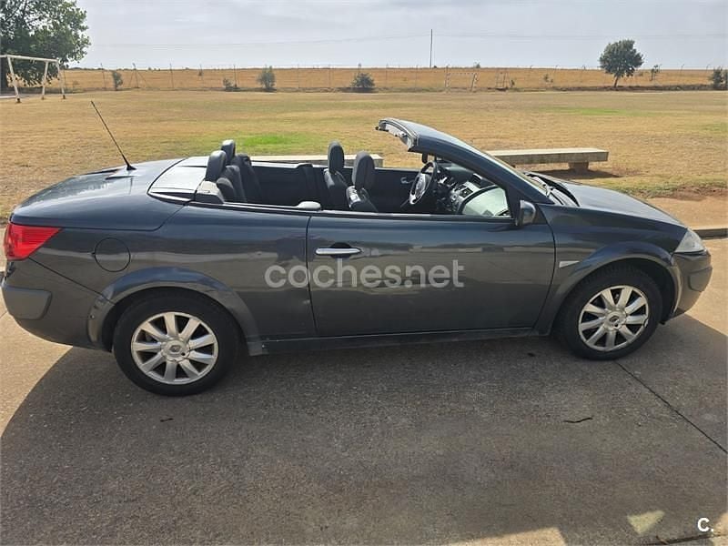 Negro Usado 2007 Renault Mégane Cabriolet Descapotable | 1200 € (Buen precio) - Imagen 1/4