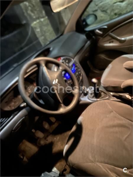 Usado Citroën C5 Exclusive 138 CV (101 kW) 2003 Gris / plata Berlina