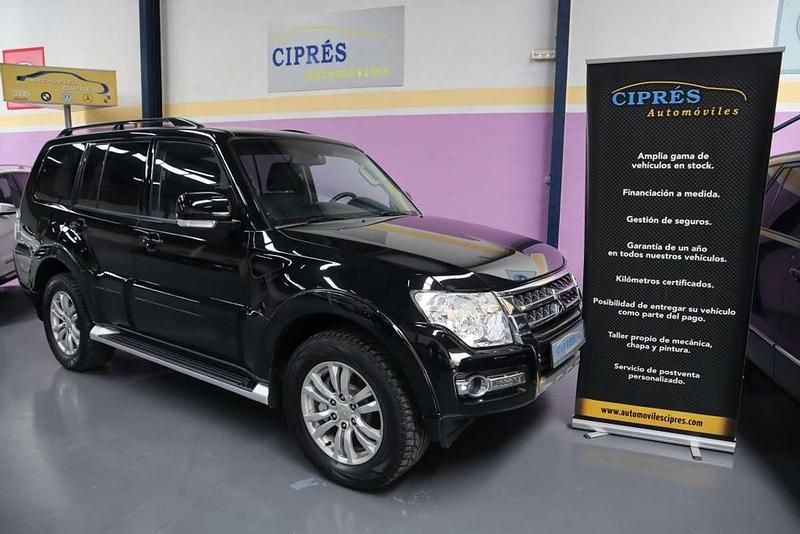Usado Mitsubishi Montero 190 CV (139 kW) 2018 Negro SUV