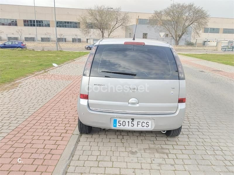 Usado Opel Meriva Enjoy 105 CV (77 kW) 2006 Gris / plata Monovolumen