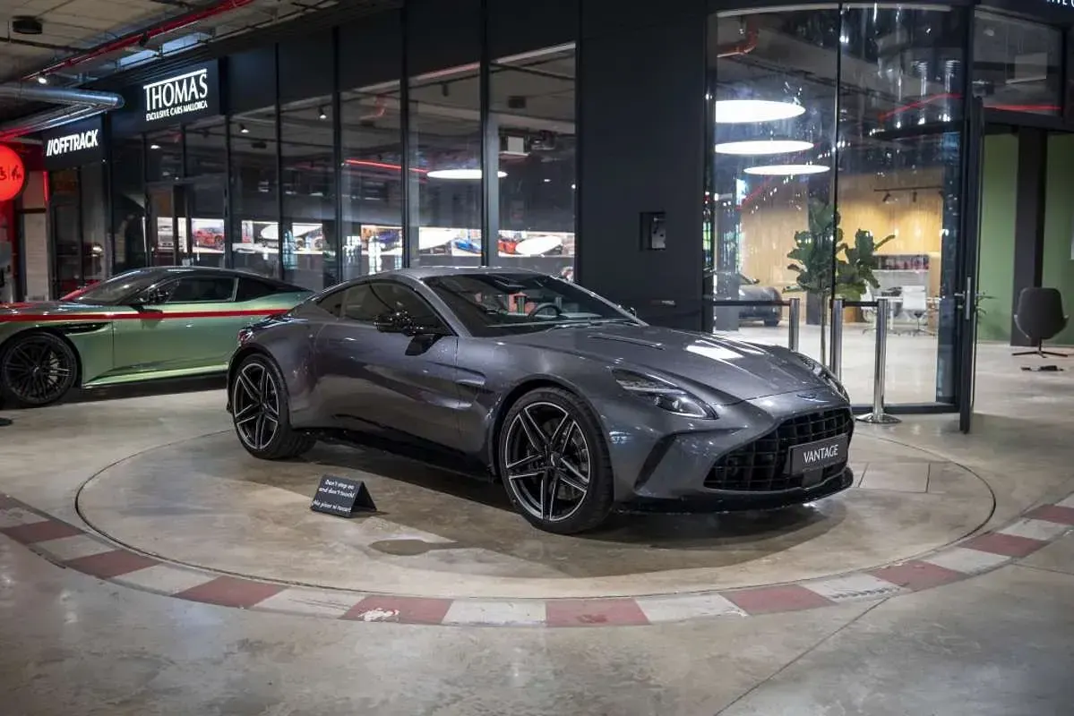 Nuevo Aston Martin Vantage 665 CV (489 kW) 2025 Gris Coupe