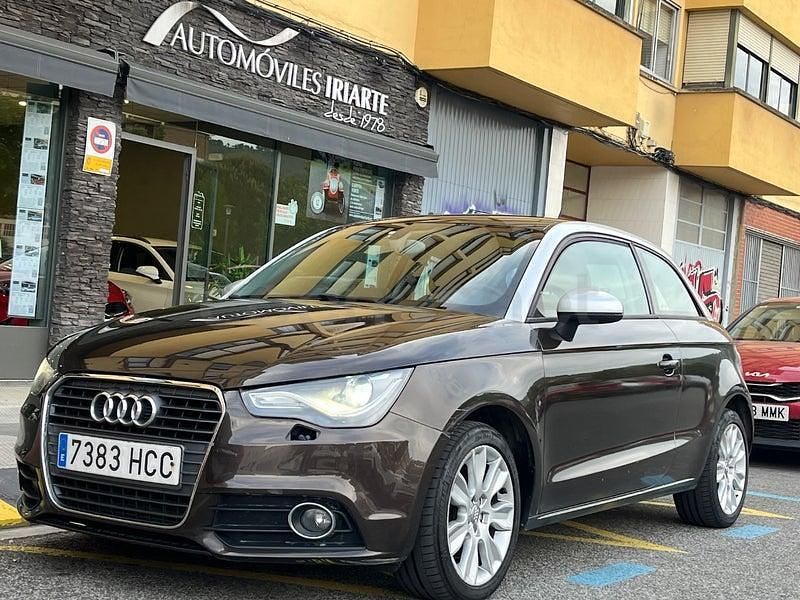 Usado Audi A1 Attraction 105 CV (77 kW) 2011 Beige Utilitario