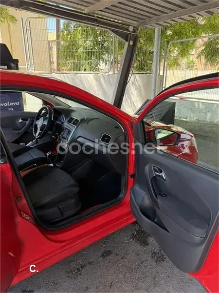 Usado VW Polo Sport 85 CV (62 kW) 2009 Rojo Utilitario