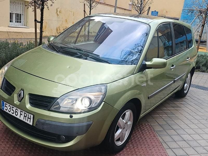 Usado Renault Grand Scénic II Privilege 135 CV (99 kW) 2008 Verde Monovolumen