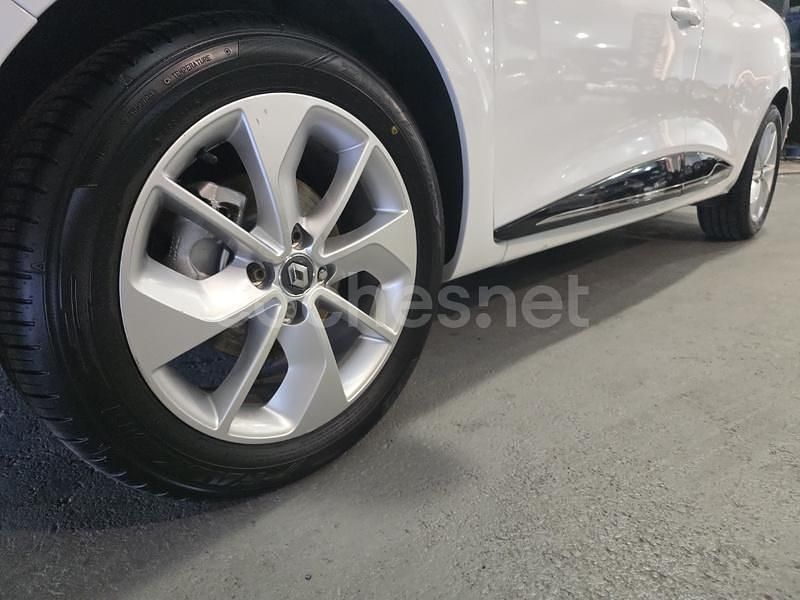 Usado Renault Clio GrandTour LIMITED 75 CV (55 kW) 2017 Blanco Familiar