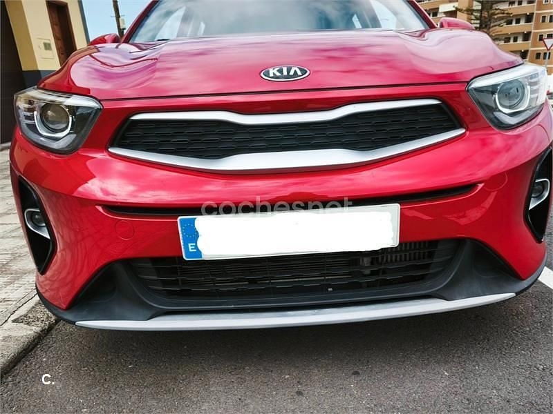 Usado Kia Stonic 100 CV (73 kW) 2021 Rojo SUV