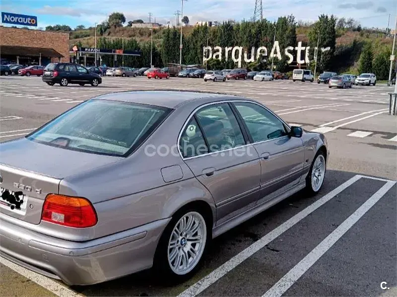 Usado BMW 530 184 CV (135 kW) 2001 Gris / plata Berlina
