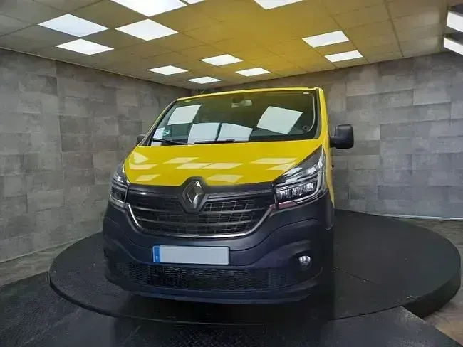 Usado Renault Trafic 95 CV (69 kW) 2019 Amarillo Monovolumen