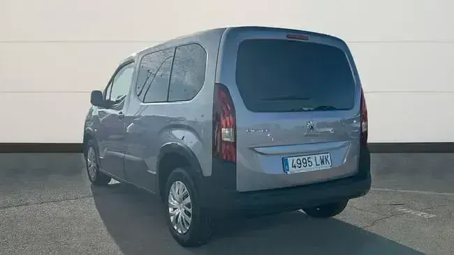 Usado Peugeot Rifter Active 100 CV (73 kW) 2022 Gris Monovolumen
