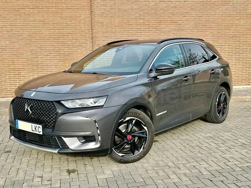 Usado DS Automobiles DS7 Crossback 180 CV (132 kW) 2020 Gris / plata SUV