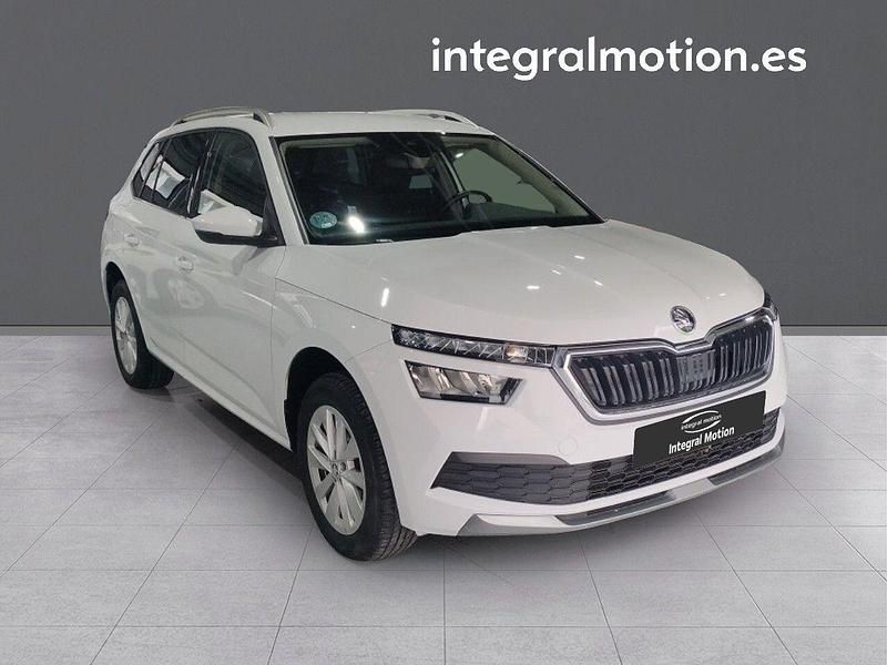 Usado Skoda Kamiq Selection 149 CV (109 kW) 2023 Blanco SUV