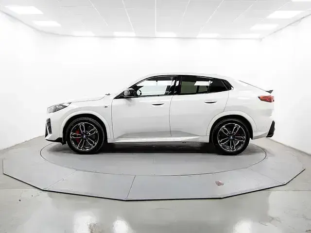 Usado BMW X2 Comfort Edition 300 HP (220 kW) 2024 Branco SUV